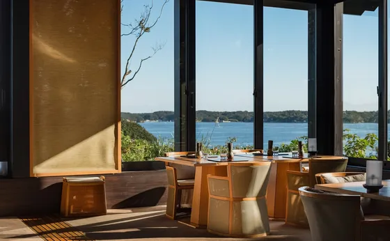 Dining room overlooking the sea